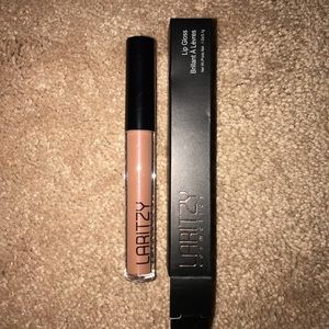 Laritzy Lipgloss in Vibe